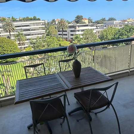 Cannes Апартаменты *
